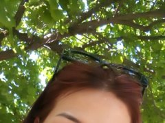 Продавец - фото